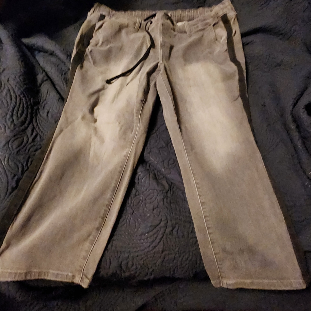 Torrid 3 Black Grey